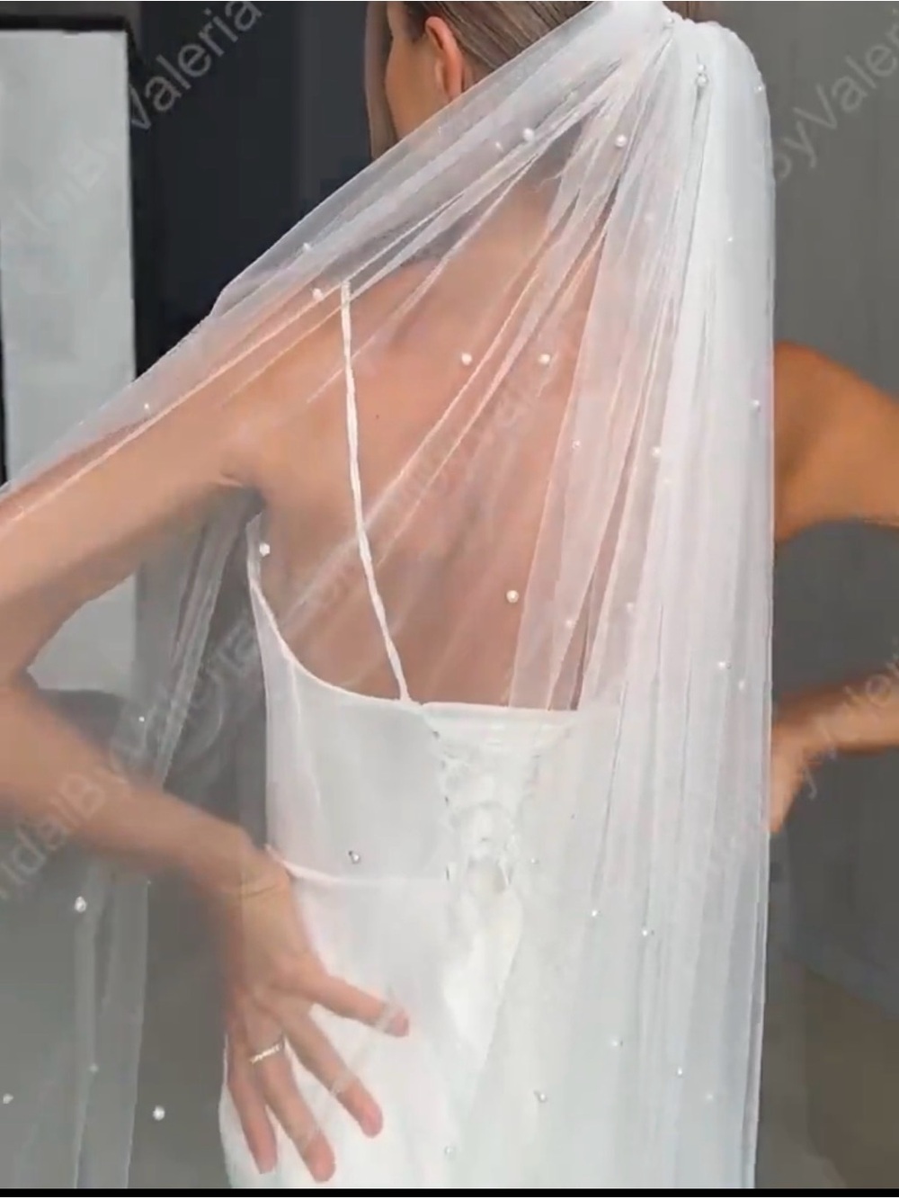 Elegant White Pearl-Embellished Bride Veil - Unbranded